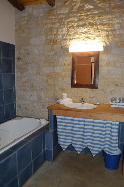 Les Vents Bleus Otel Donnazac Oda fotoğraf