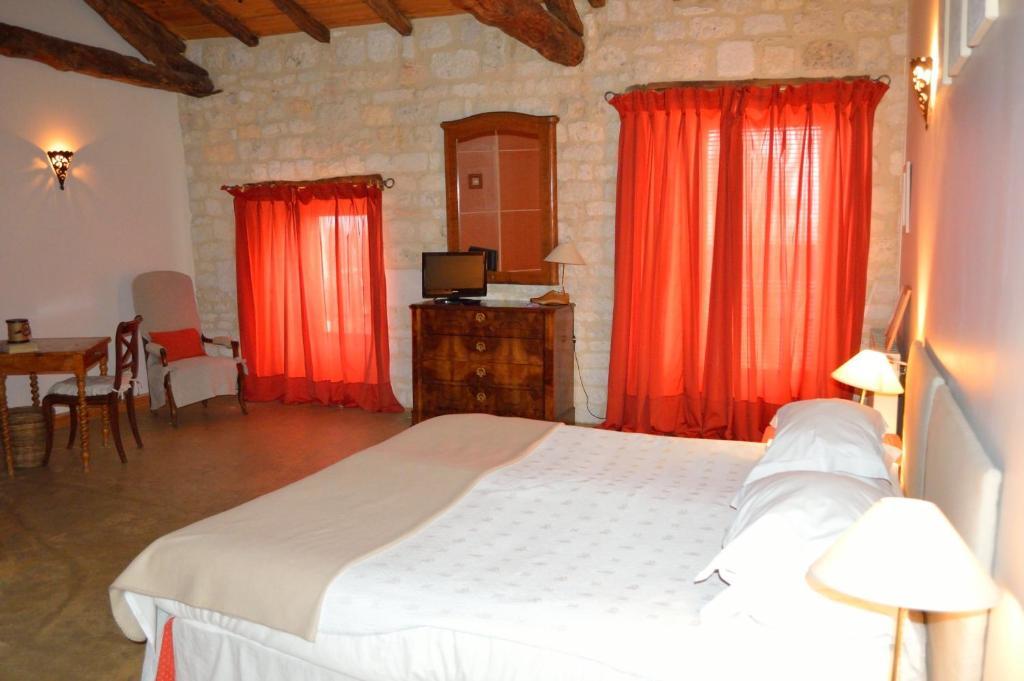 Les Vents Bleus Otel Donnazac Oda fotoğraf